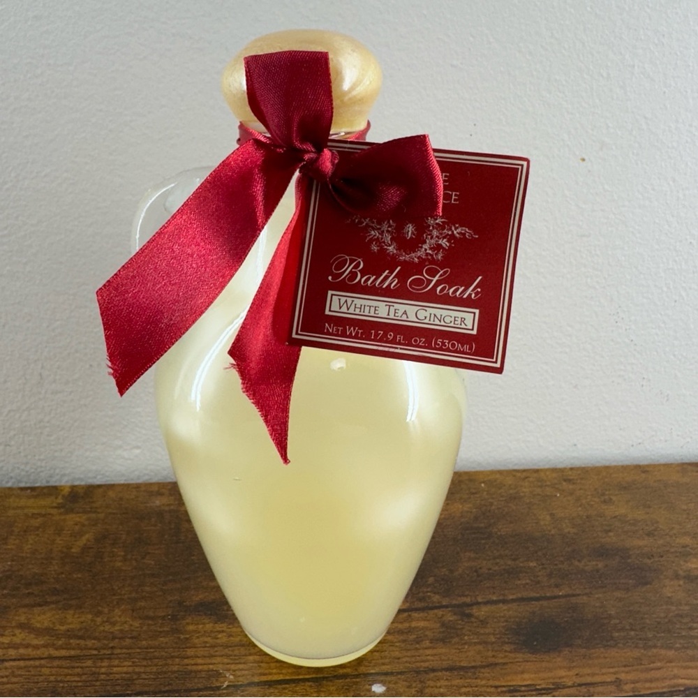 Cru de Provence White Tea Ginger Bath Soak 17.5 fl oz Glass Bottle New